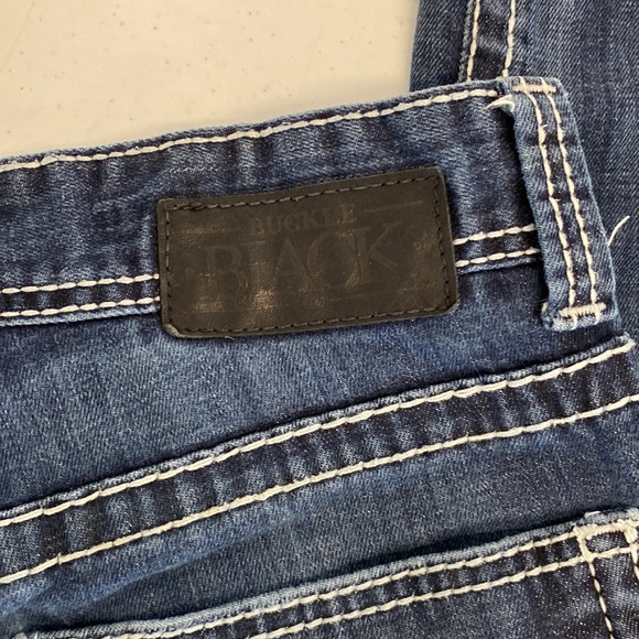 BUCKLE BKE jeans dark wash light stitching size 32 x 32 - Picture 7 of 8